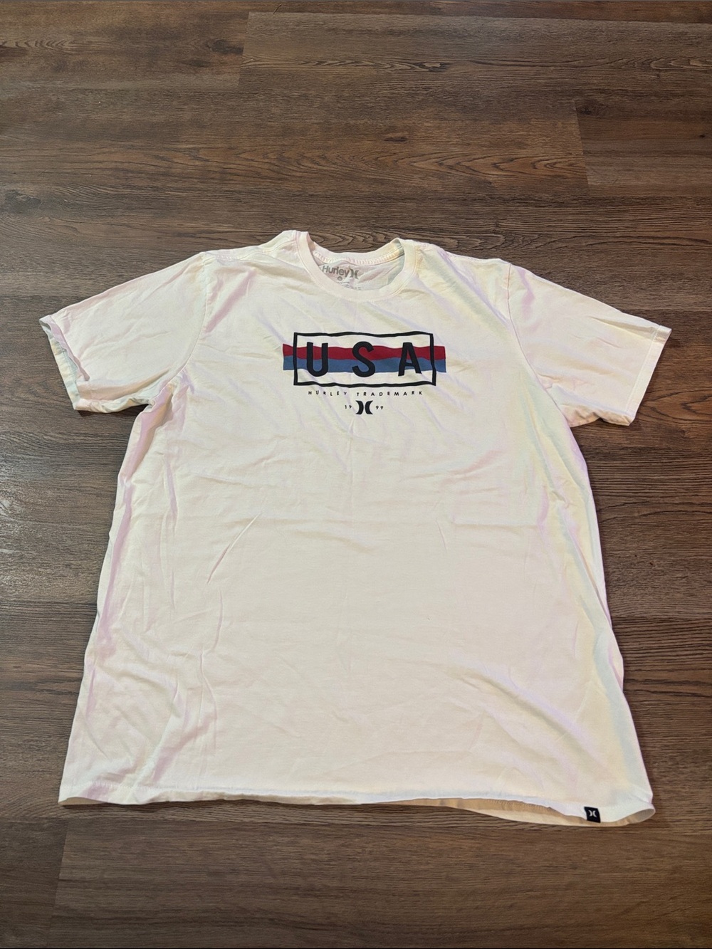 Hurley White Short Sleeve Tee with Red & Blue USA Graphic size XL - 100% cotton